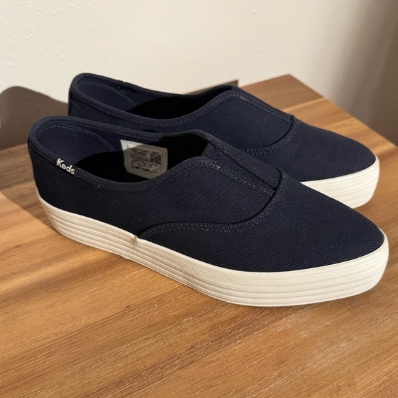 NEW Keds Pointed Toe Platform Sneakers Slip On White Navy Womens 6 NWOT - Picture 4 of 8